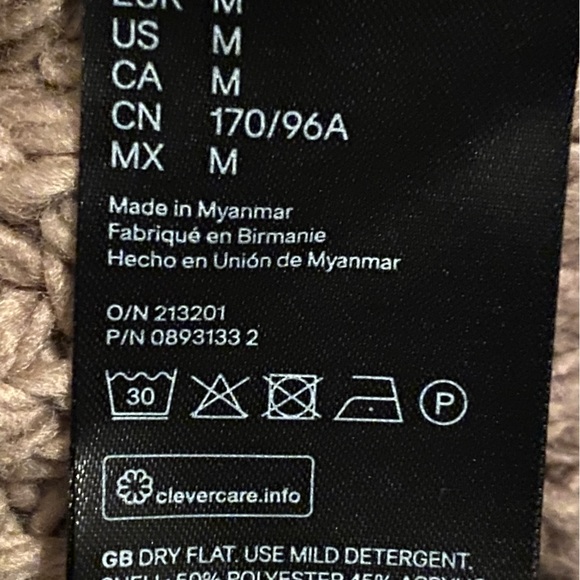 H&M Oversized Cropped Cable Knit Sweater M - Picture 9 of 10